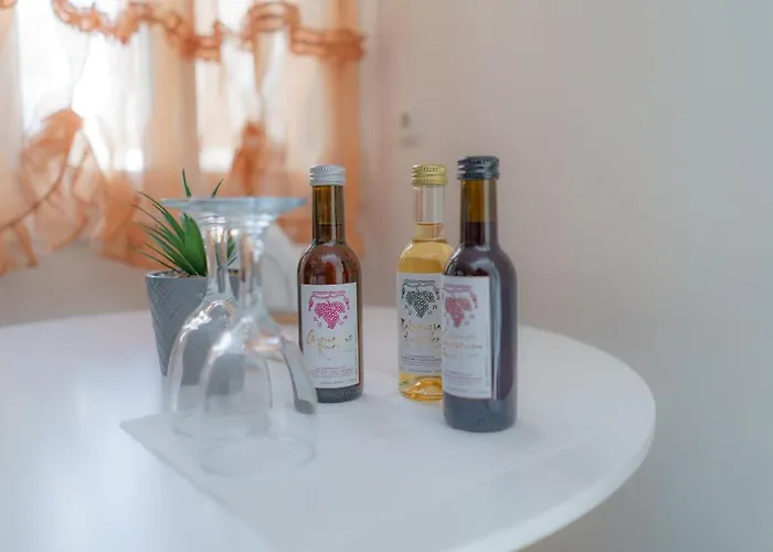 Old Town Wooden-garden House Apartment *