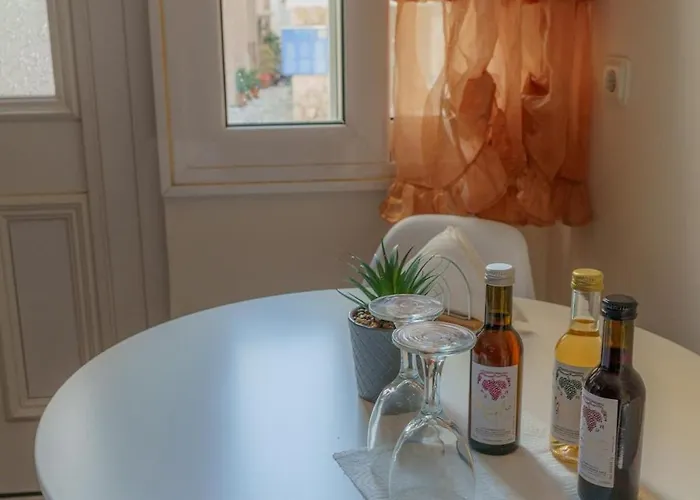 Old Town Wooden-garden House *